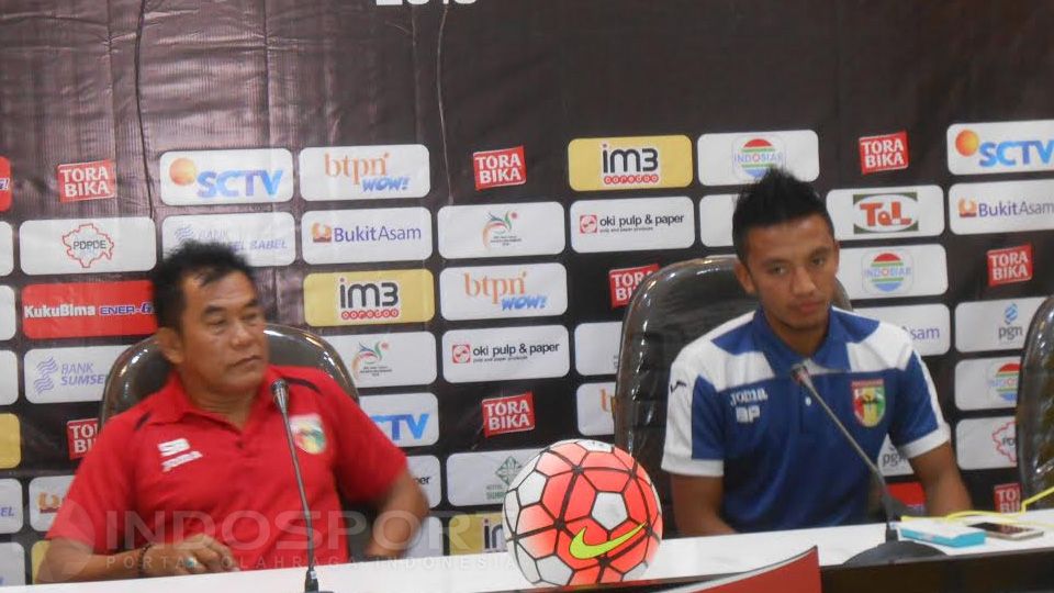 Bayu Pradana (kanan) Copyright: &copy; M Effendi/Indosport
